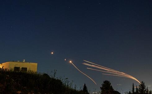 יירוט טילים בליל המתקפה, צילום: רויטרס