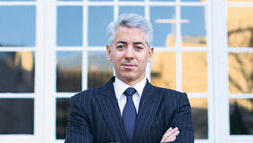 ביל אקמן מנפיק את קרן הגידור שלו בניו יורק