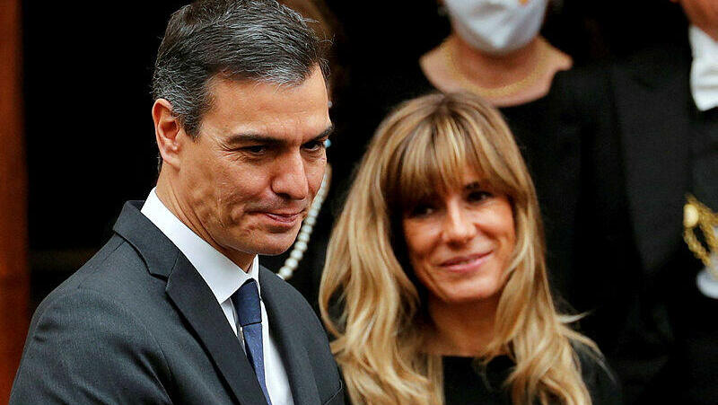 דרמה בספרד: ראש הממשלה שוקל להתפטר - בעקבות חקירה נגד רעייתו 