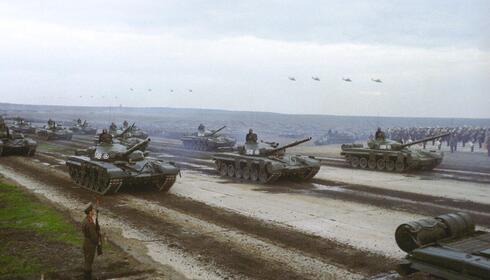טורי שריון רוסיים בתרגיל זפאד 81, שמדמה השתלטות על מערב אירופה, צילום: mil ru