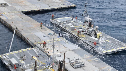 בניית נמל הסיוע בעזה , צילום: U.S. Army via AP