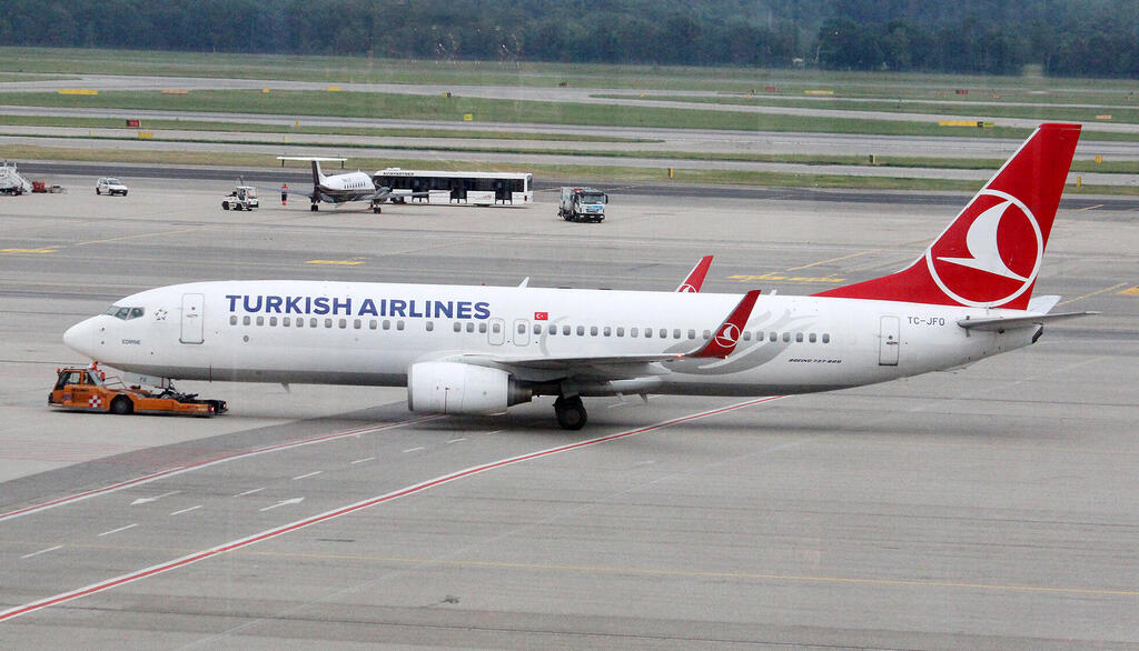 מטוס בואינג 737 של טורקיש איירליינס (צילום: ערן גרנות) מטוס בואינג 737 טורקיש איירליינס