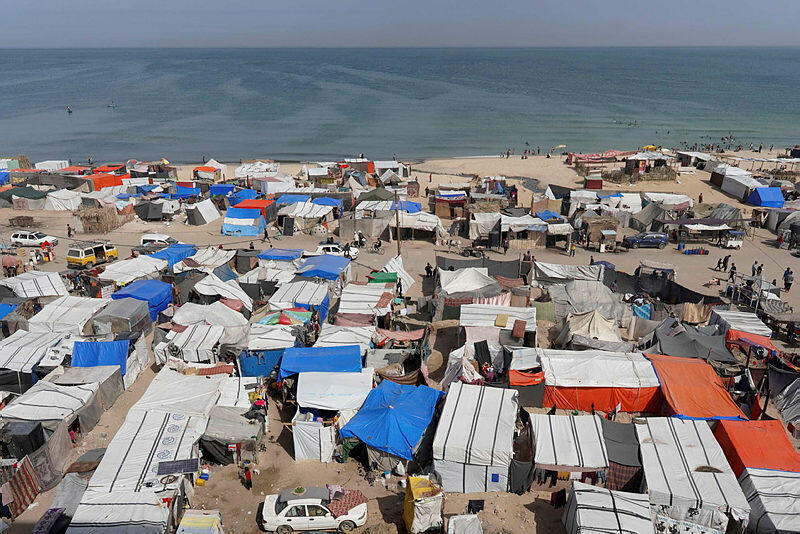 עיר אוהלים ב דיר אל-בלח דיר אל בלח רצועת עזה מלחמה בעזה 10.5.24