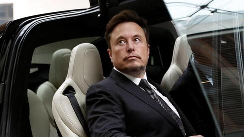 טסלה עקפה את תחזיות הרווח, אך פספסה בהכנסות