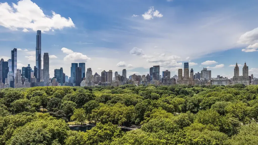 מנהטן, ניו יורק (צילום: EVAN JOSEPH FOR DOUGLAS ELLIMAN) הנוף מהדירה למכירה של רפאל רקנאטי השדרה החמישית מנהטן ניו יורק