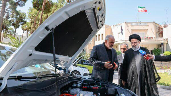 נשיא איראן אבראהים ראיסי תעשיית רכב ב איראן