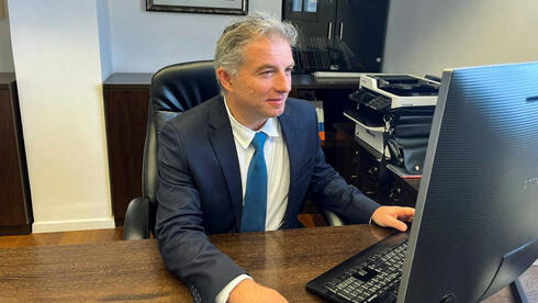 צילום: REUTERS/Steven Scheer ועדת השרים לחוק ההסדרים אישרה את רפורמת הבנקים הרזים