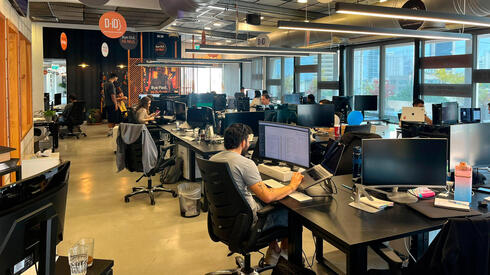 DI-D office. DI-D office.