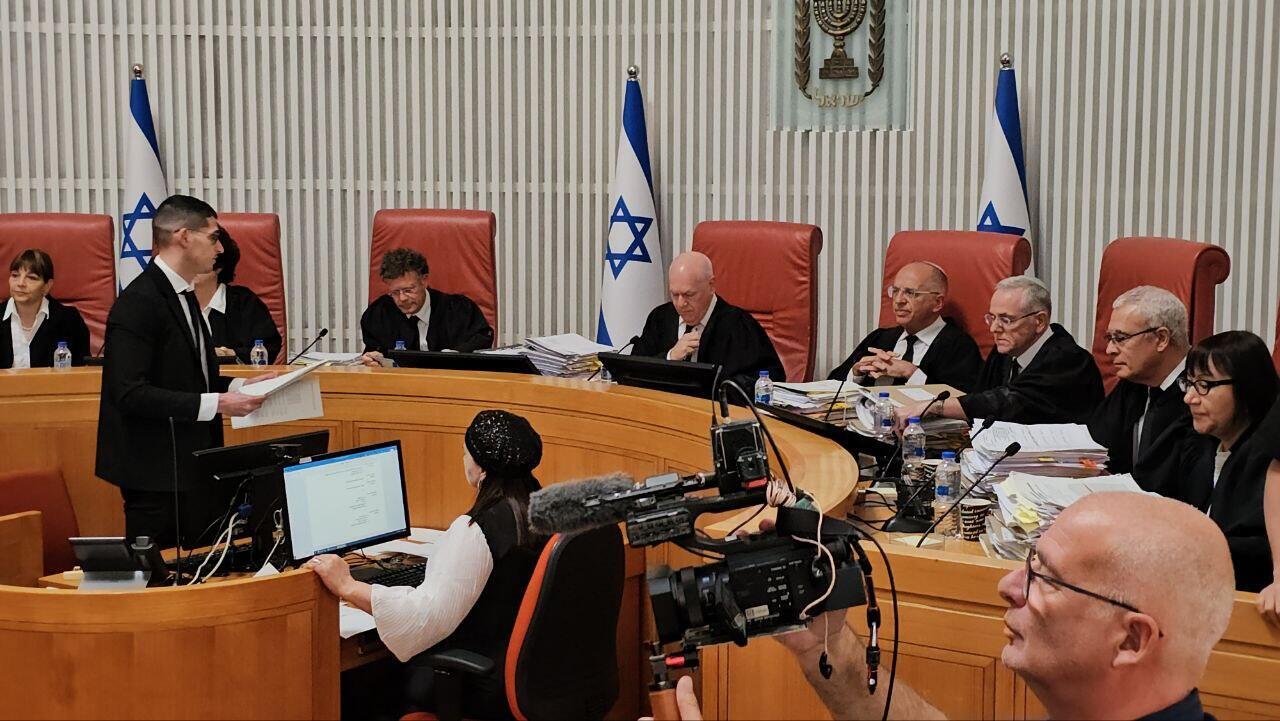 בג"ץ מקיים דיון ב חוק ל גיוס חרדים