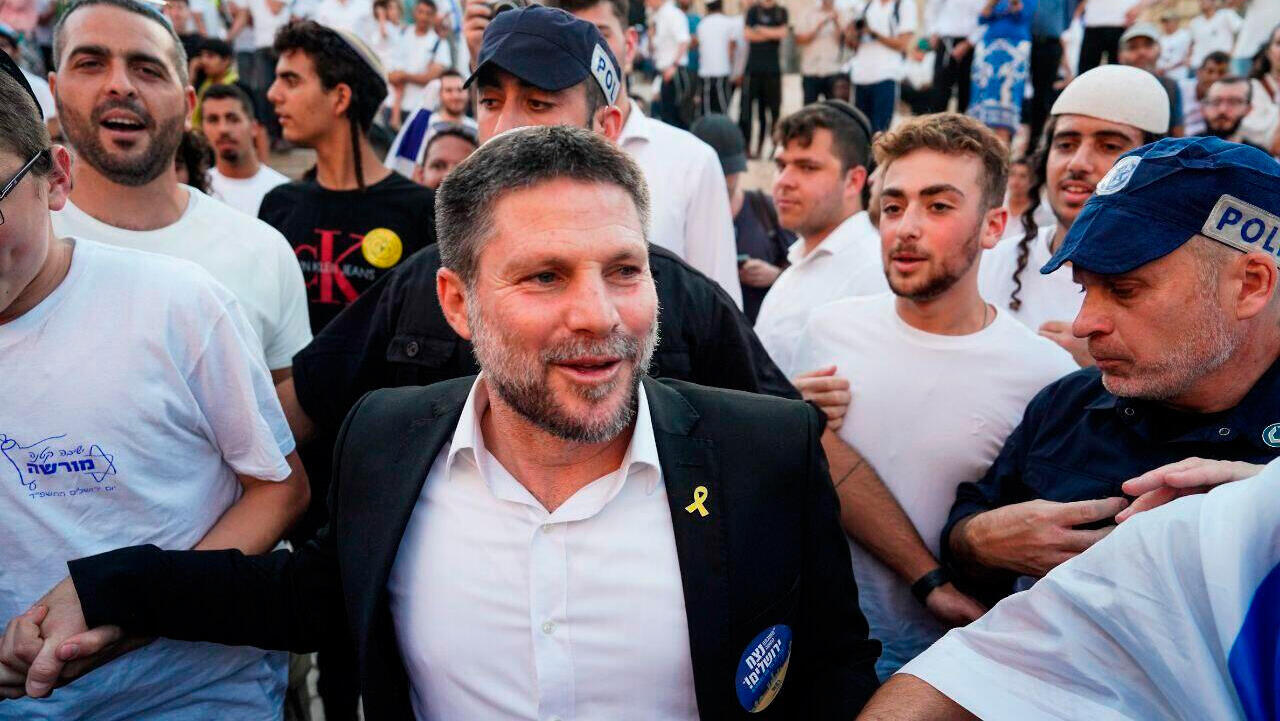 בצלאל סמוטריץ' שר האומר רוקד שער שכם ירושלים רוקד ריקודים יום ירושלים חרדים דתיים