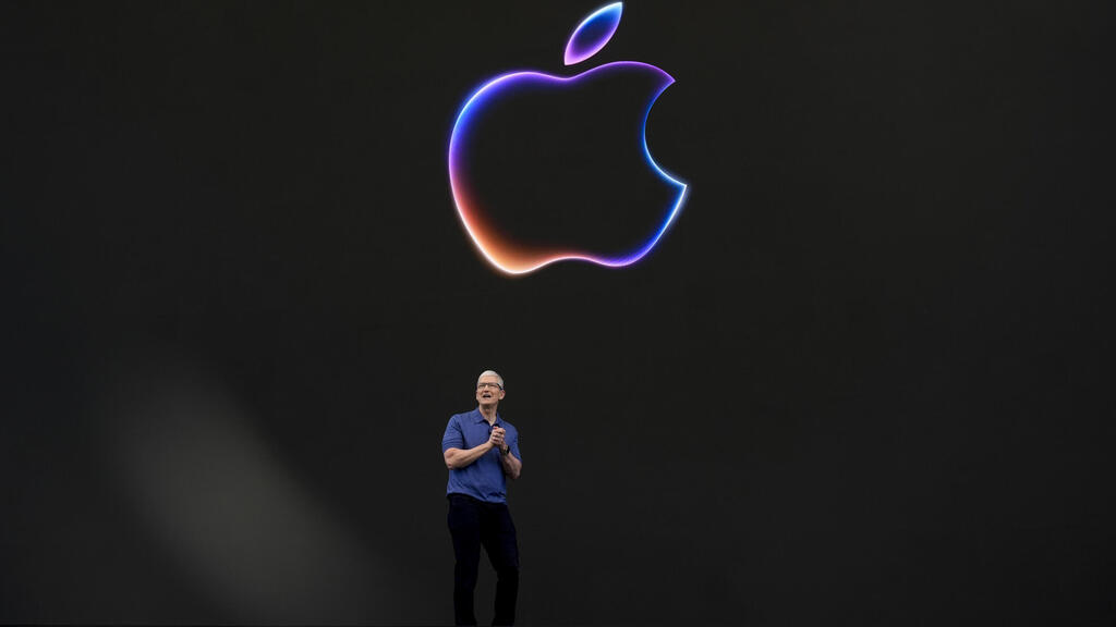 מנכ"ל אפל, טים קוק (AP) אירוע השקה אפל טים קוק