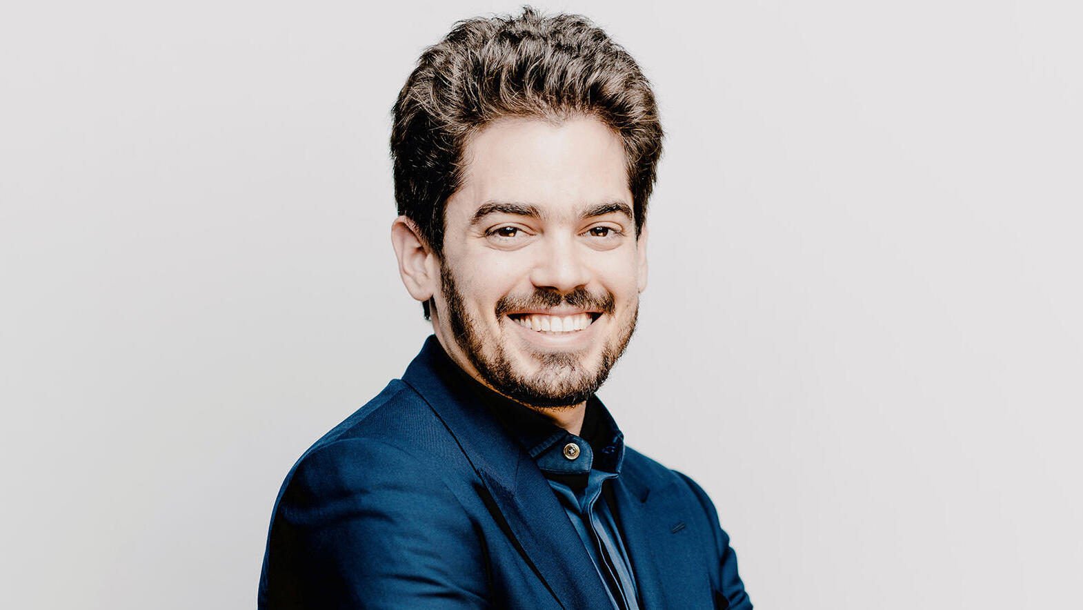 המנצח להב שני פנאי