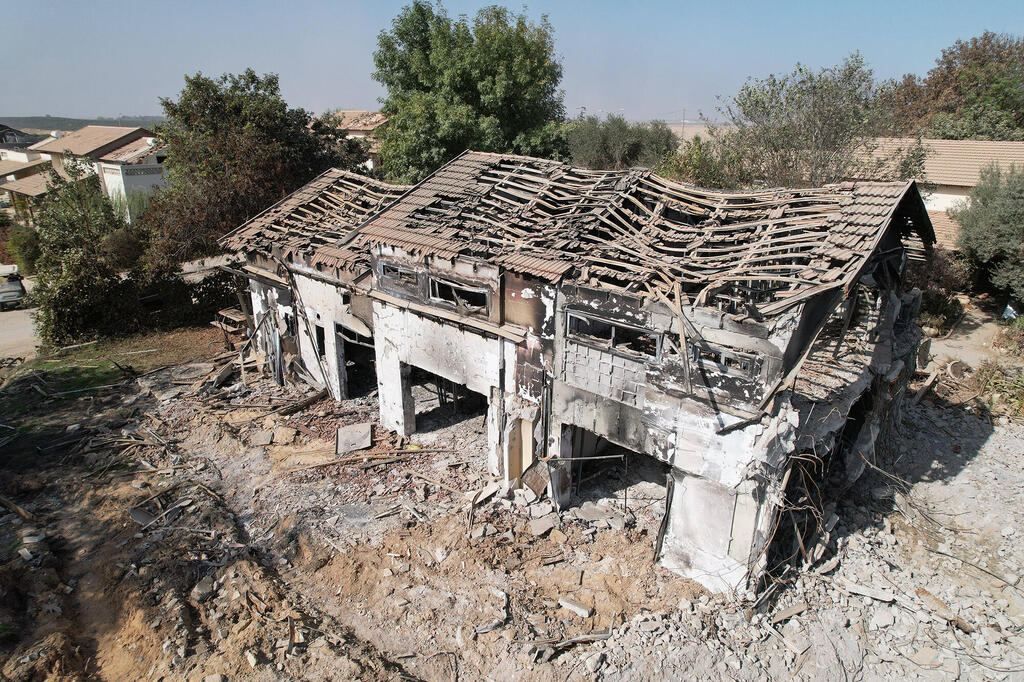 כוחות נשארו מחוץ לקיבוץ, פגזי הטנק לא הרגו את בני הערובה: תחקיר הקרב בבארי