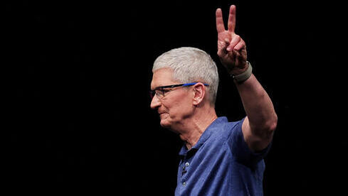 מנכ"ל אפל טים קוק ב אירוע השנתי של אפל קופרטינו קליפורניה 10.6.24