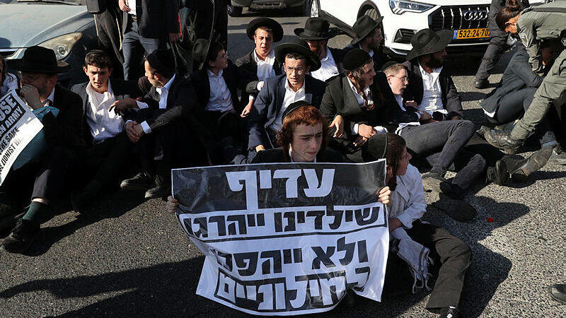 הפגנת חרדים נגד גיוס לצה"ל (צילום:אלכס קולומויסקי) הפגנה חרדים הפגנת חרדים נגד גיוס לצה"ל חוק ההשתמטות 2 בירושלים יוני 2024