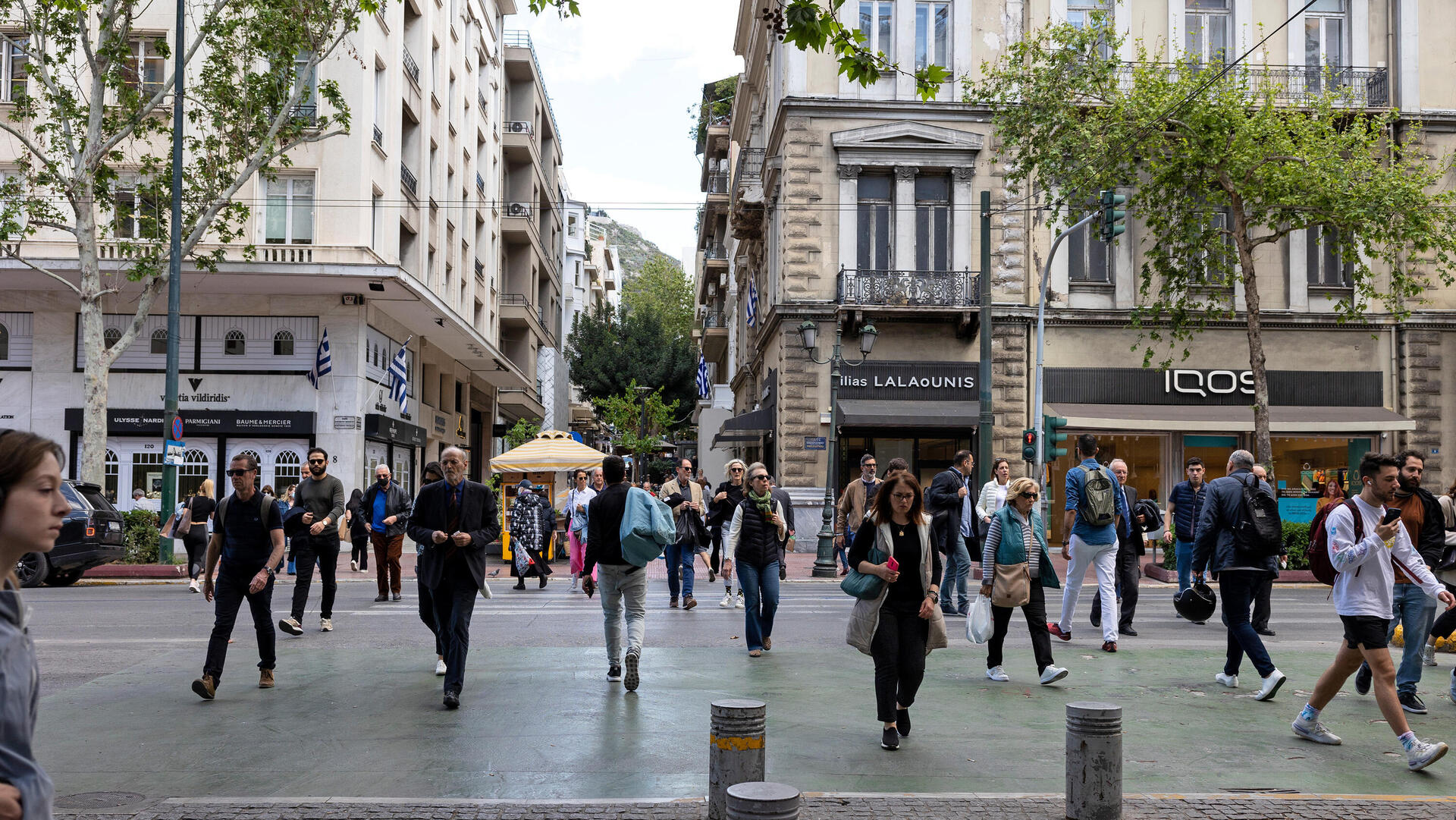 עוברי אורח ב אתונה יוון 26.4.23