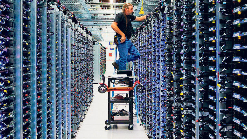 חוות שרתים של גוגל באורגון ארה"ב