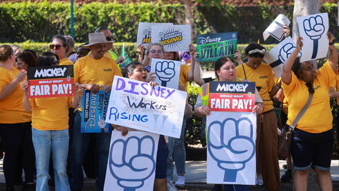 קליפורניה: 14 אלף עובדים בפארקים של דיסני בדרך לשביתה