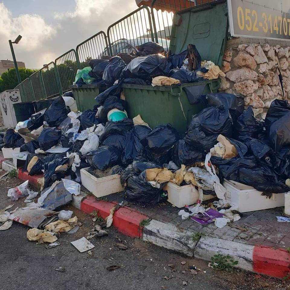 הפסולת שעולה על גדותיה בג'דידה מכר. התושבים חסרי אונים