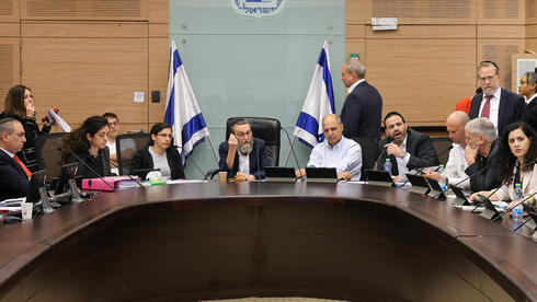 האם חברות אג"ח יחויבו במס רווחים כלואים של 2%