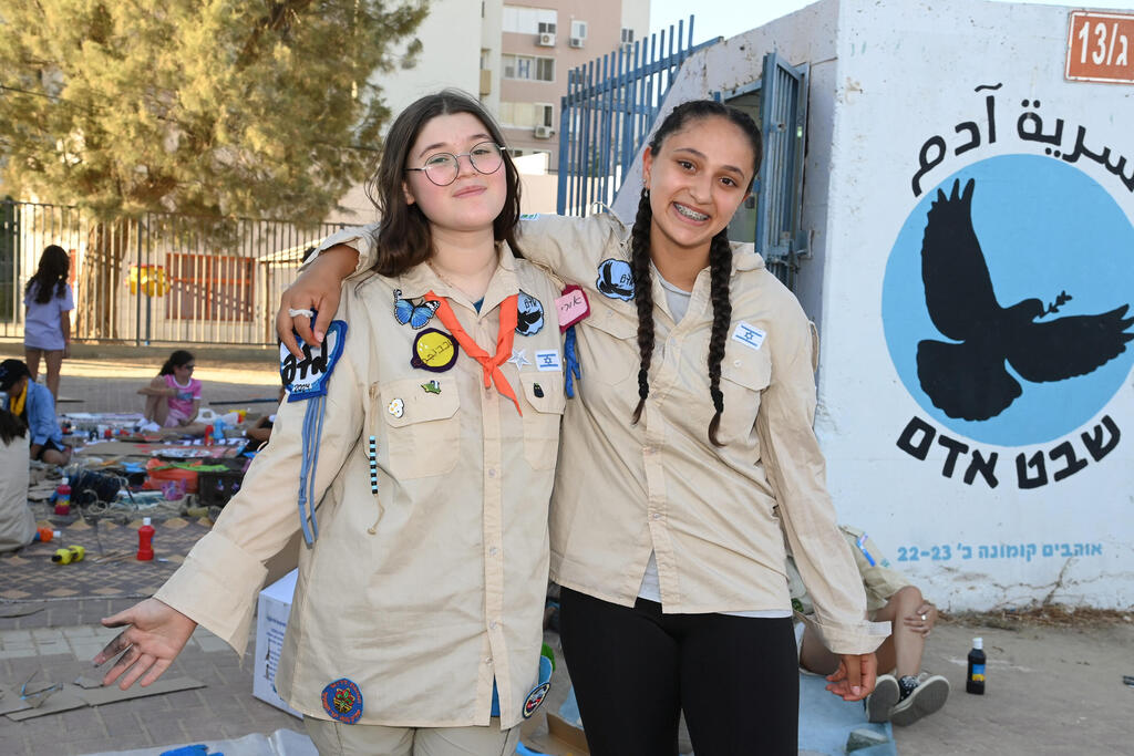 אנג'לינה אלשאמי ואורי ביננבוים. "רק אמרתי שלא כל הערבים רעים", אומרת ביננבוים