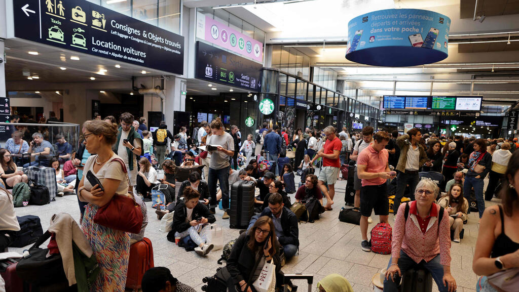 כאוס בפריז, שעות לפני טקס הפתיחה: קווי רכבת הושחתו ב&quot;מתקפה משולבת&quot;