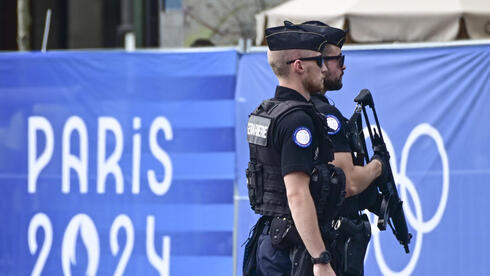 שוטרים באולימפיאדת פריז 2024, צילום: AP Photo/Aurelien Morissard