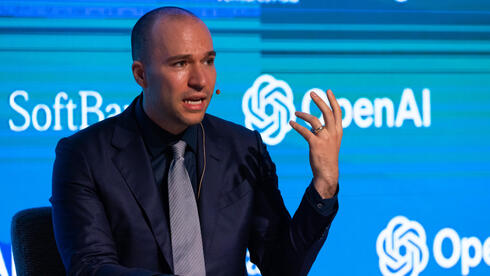 צילום: SeongJoon Cho/Bloomberg עובדים ב-OpenAI נגד המייסד: תרמו לגוף שפועל להקשחת הרגולציה על בינה מלאכותית