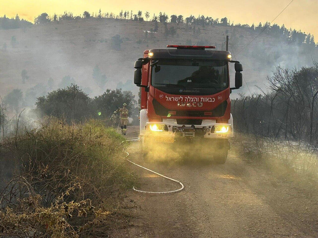 קריית שמונה שריפה דליקה מרחב הגליל תוצאה בעקבות מטח רקטות מ לבנון גבול צפון