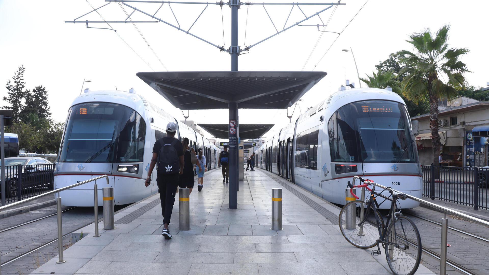 הרכבת הקלה רכבת קלה ב פתח תקווה 4.8.24