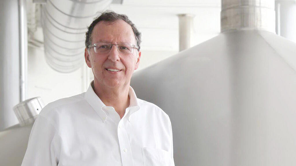 ז'ק בר הבעלים של טמפו