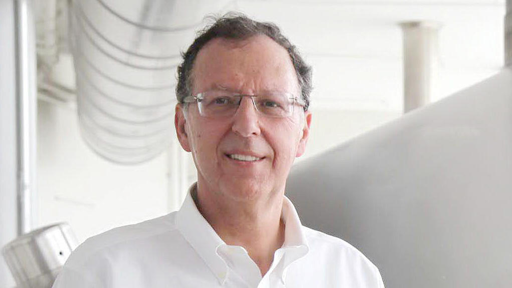 ז'ק בר הבעלים של טמפו