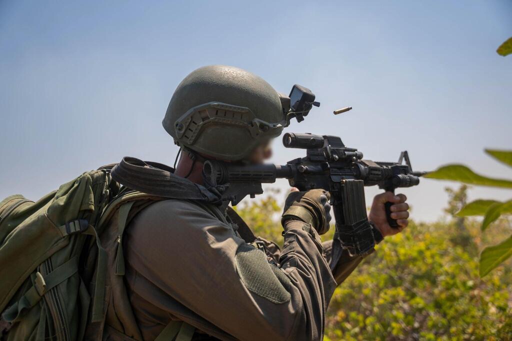 חייל צה"ל עם נשק רובה ב רצועת עזה 14.8.24 מלחמת עזה