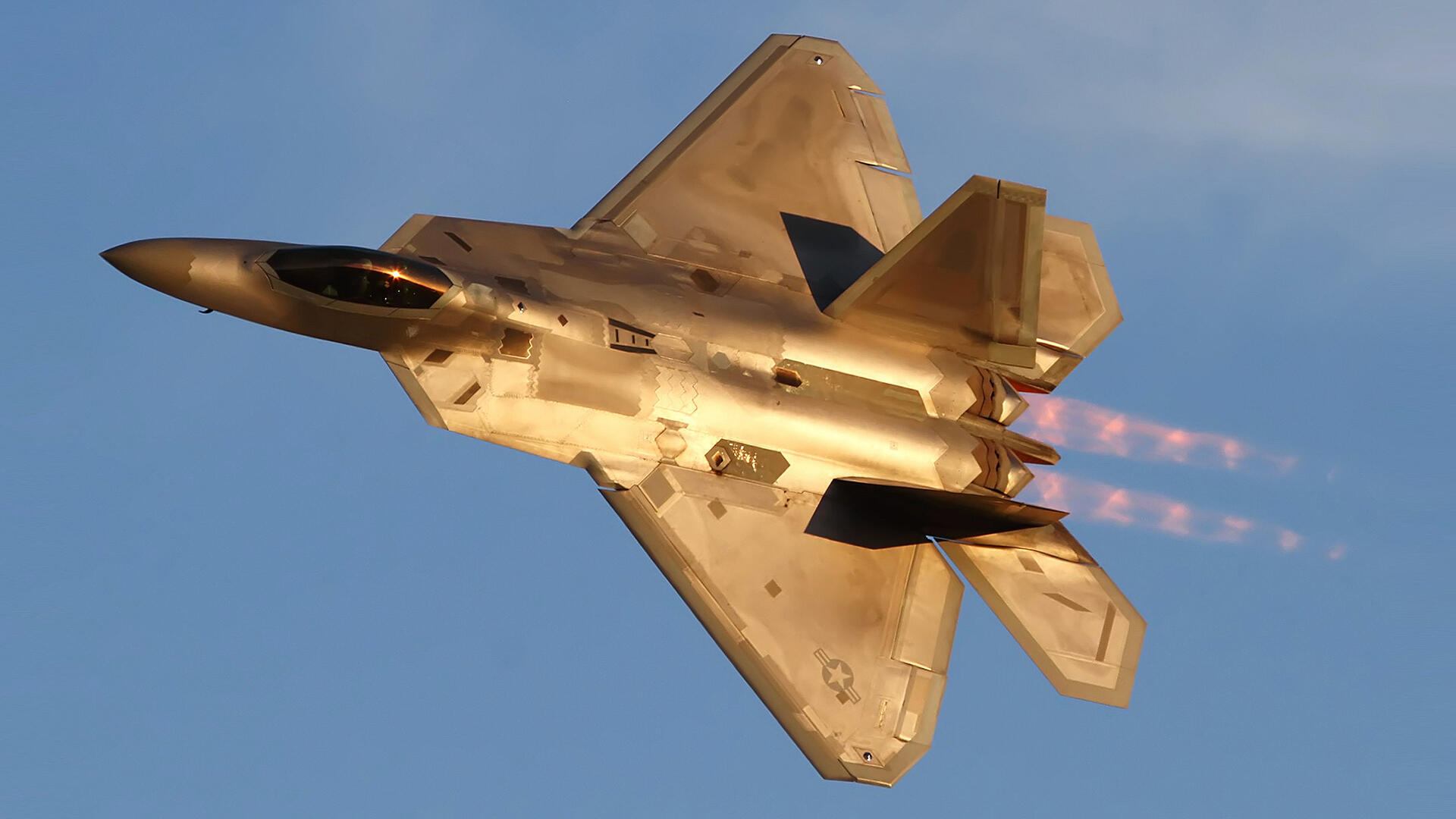 12 הקברניט F22