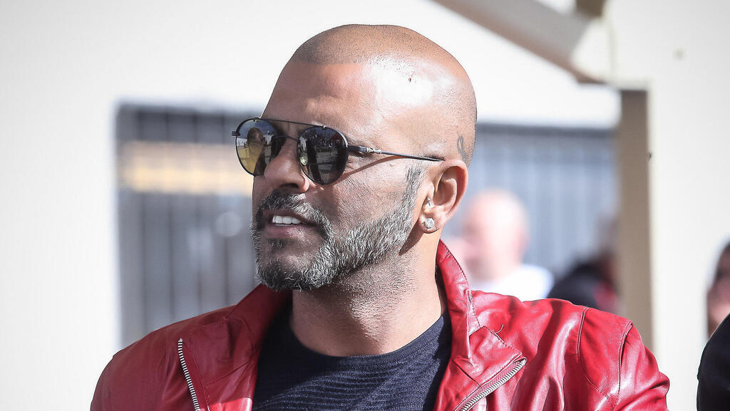 אייל גולן (צילום: עוז מועלם) אייל גולן זמר ו בעלים של הפועל מרמורק