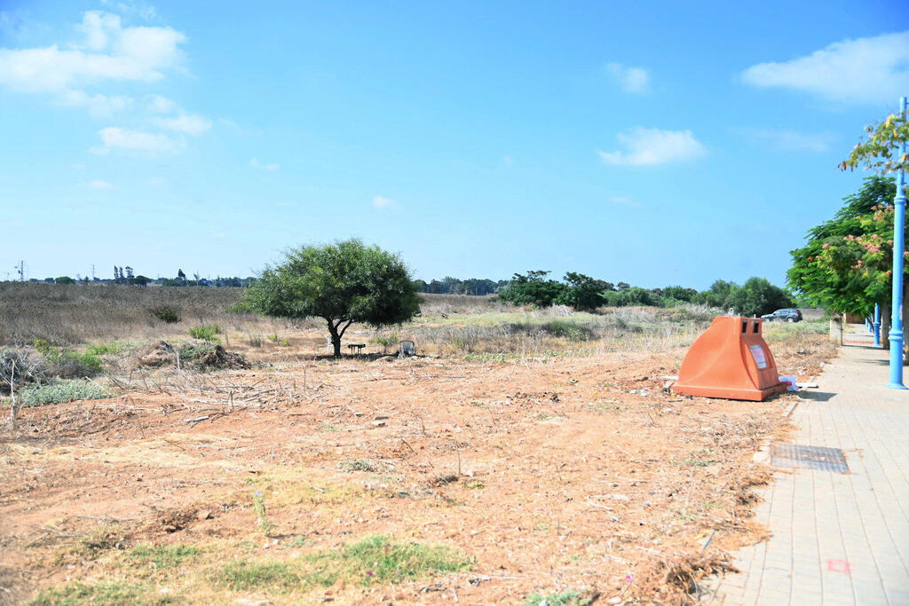 שטח פתוח מדרום לשכונת עין הים בחדרה