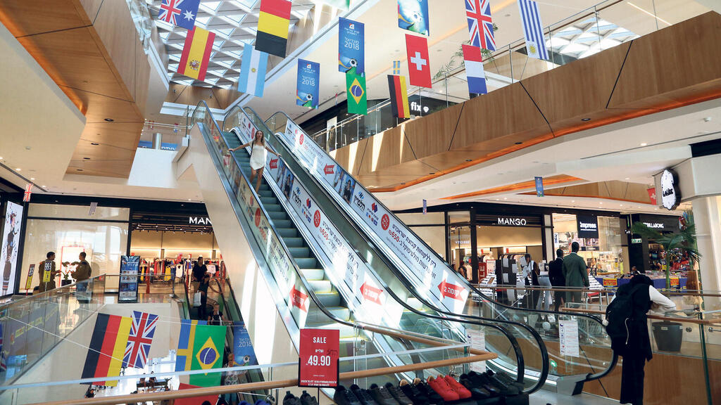 קניון עזריאלי ראשונים (צילום: צביקה טישלר) קניון עזריאלי ראשונים