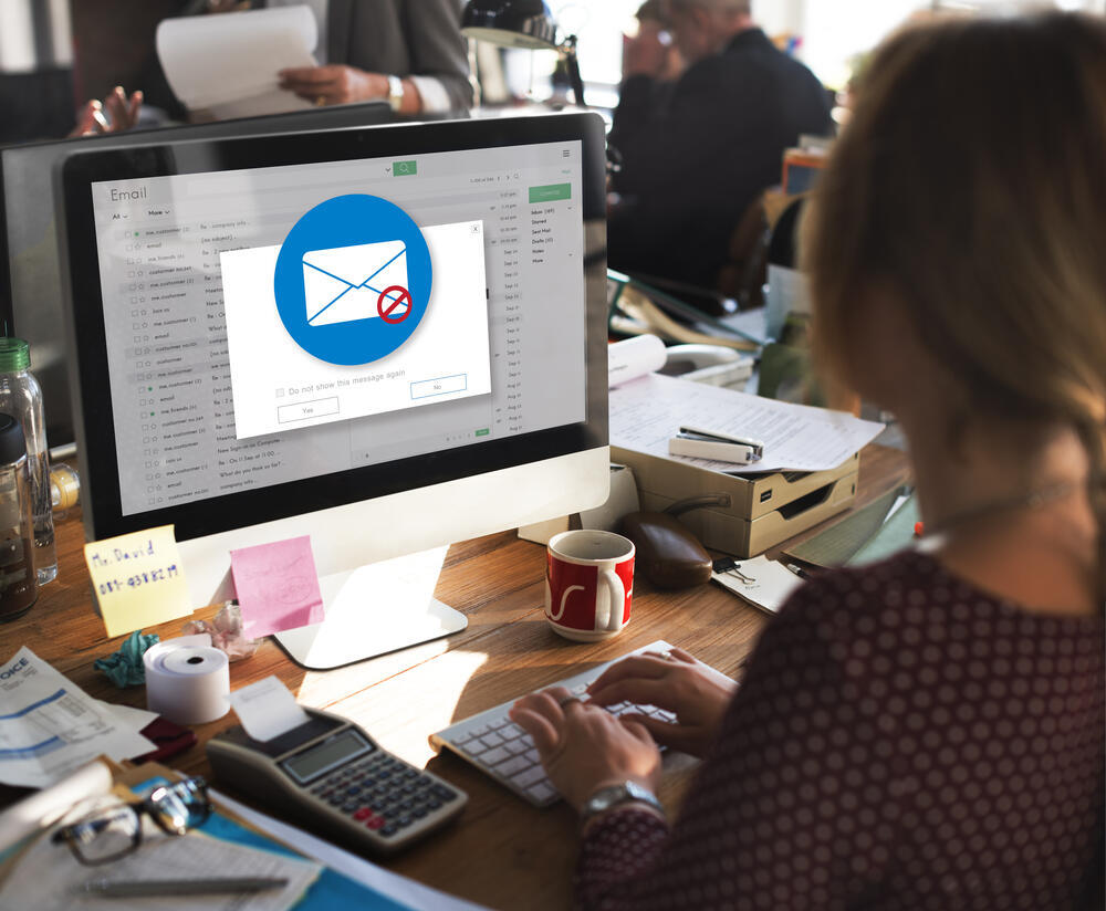 שומרים על העסק עם Hot Business (shutterstock) שומרים על העסק עם Hot Business