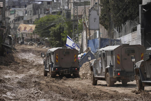 כוחות צה"ל בטול כרם, אתמול, צילום: AP Photo/ Nasser Nasser