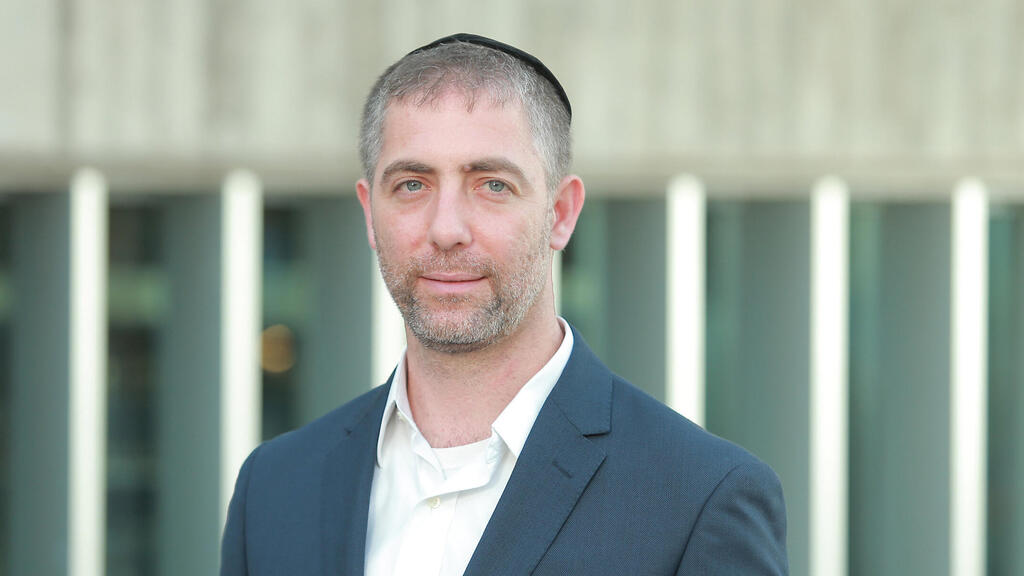 יו"ר רשות ני"ע ספי זינגר. "כל האפשרויות צריכות לעלות על השולחן, לרבות שינויים מבניים" (צילום: אוראל כהן) יו"ר רשות ני"ע ספי זינגר