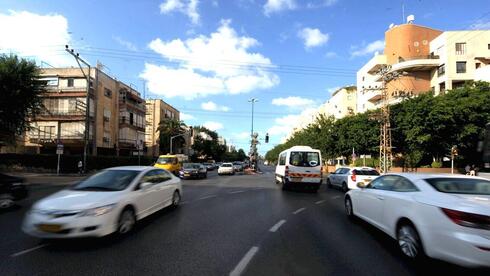 דיירים בדרך נמיר טוענים שלא ניתן לבצע התחדשות עירונית באזורם - ומציעים פתרון יצירתי