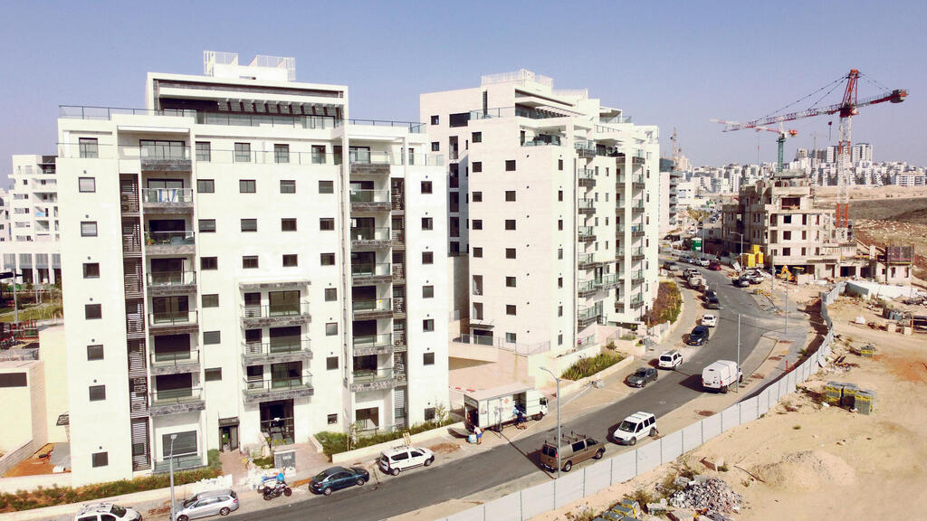 אתר בנייה במודיעין (צילום: שאול גולן) אתר בנייה ב מודיעין