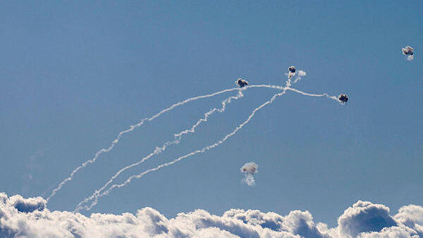 יירוט רקטות שנורו מלבנון, צילום: Jalaa MAREY / AFP