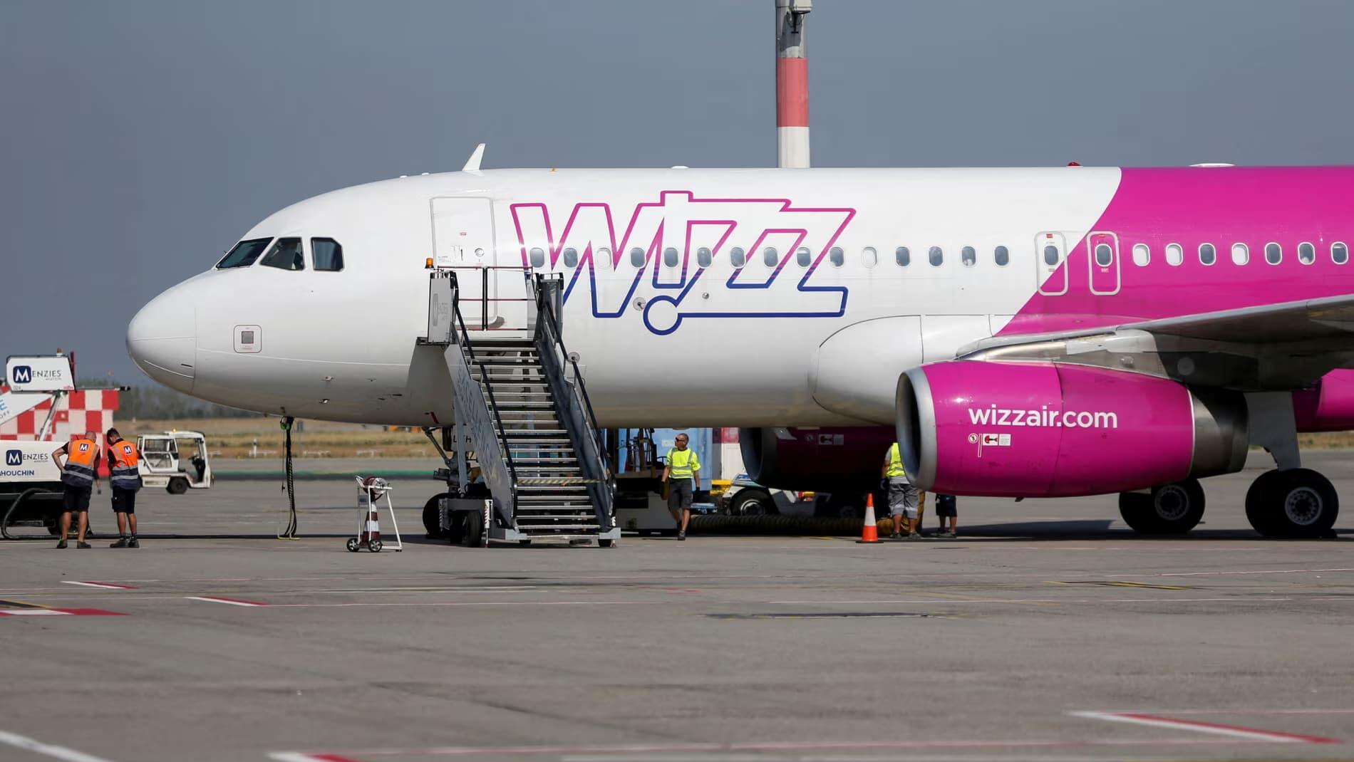 מטוס של חברת wizz וויז לואו קוסט