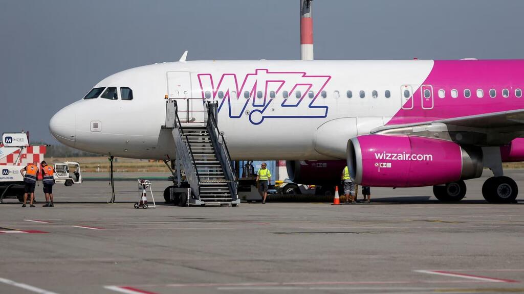 מטוס של חברת wizz וויז לואו קוסט