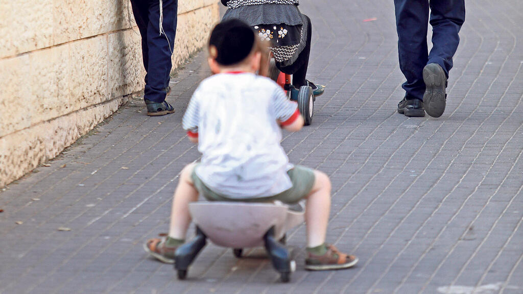 שכונת מרום שיר ב בני ברק ילדים חרדים