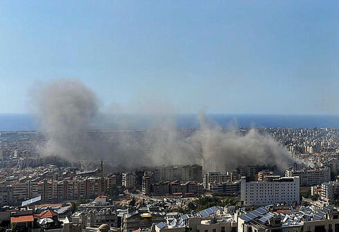 תקיפה של חיל האוויר בדאחייה בביירות, צילום: AP Photo/Fadi Tawil