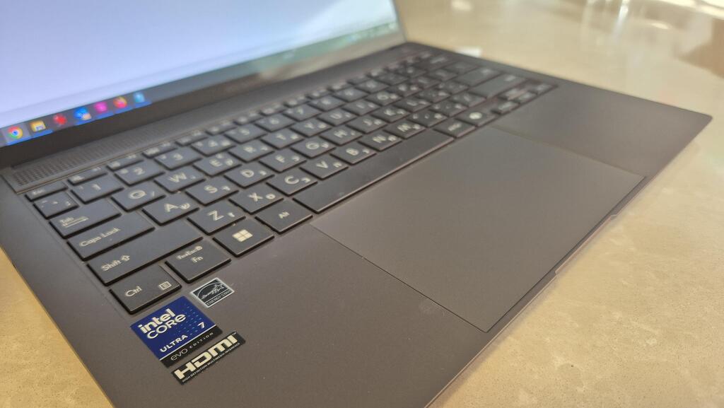 מחשב אסוס Zenbook S 14 מקלדת