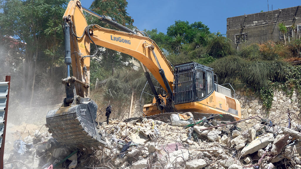 בניין רכבת ישן ב רחוב שטרן ב ירושלים ש מיועד ל הריסה ב מסגרת התחדשות עירונית ו פינוי בינוי