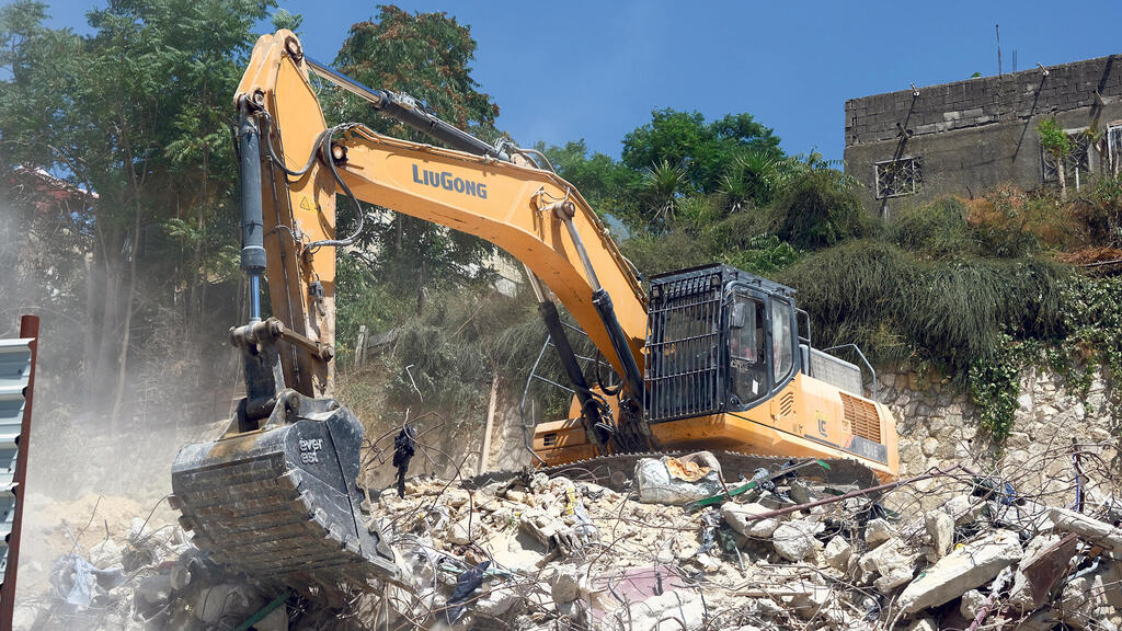 בניין רכבת ישן ב רחוב שטרן ב ירושלים ש מיועד ל הריסה ב מסגרת התחדשות עירונית ו פינוי בינוי